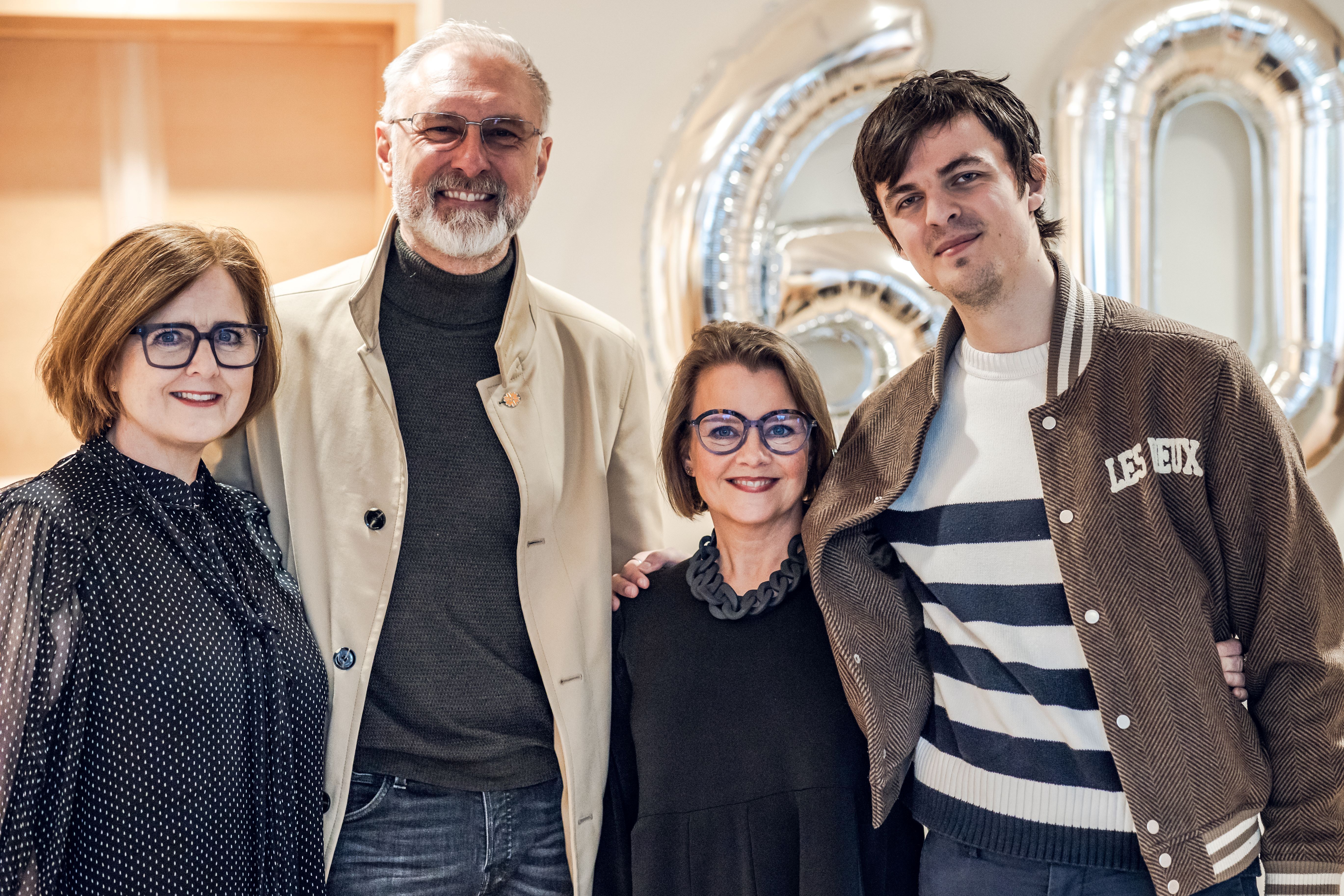 Laufey-Olafsdottir-skolastjori-Eirikur-Bjorn-Bjorgvinsson-fyrrum-svidsstjori-Olof-Breidfjord-menningarfulltrui-og-Einar-Orn-Magnusson-utskrifadur-nemandi-og-songvari